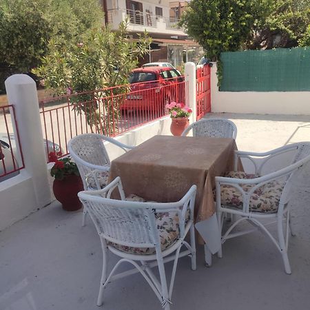 Beautiful apartment ANAIS near the sea Agia Triada  Exterior foto