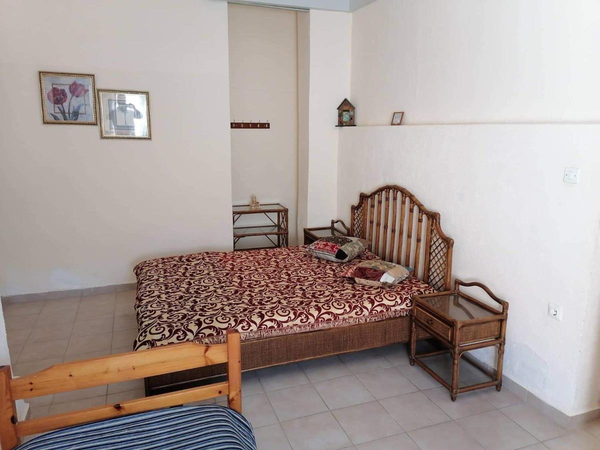 Beautiful apartment ANAIS near the sea Agia Triada  Exterior foto