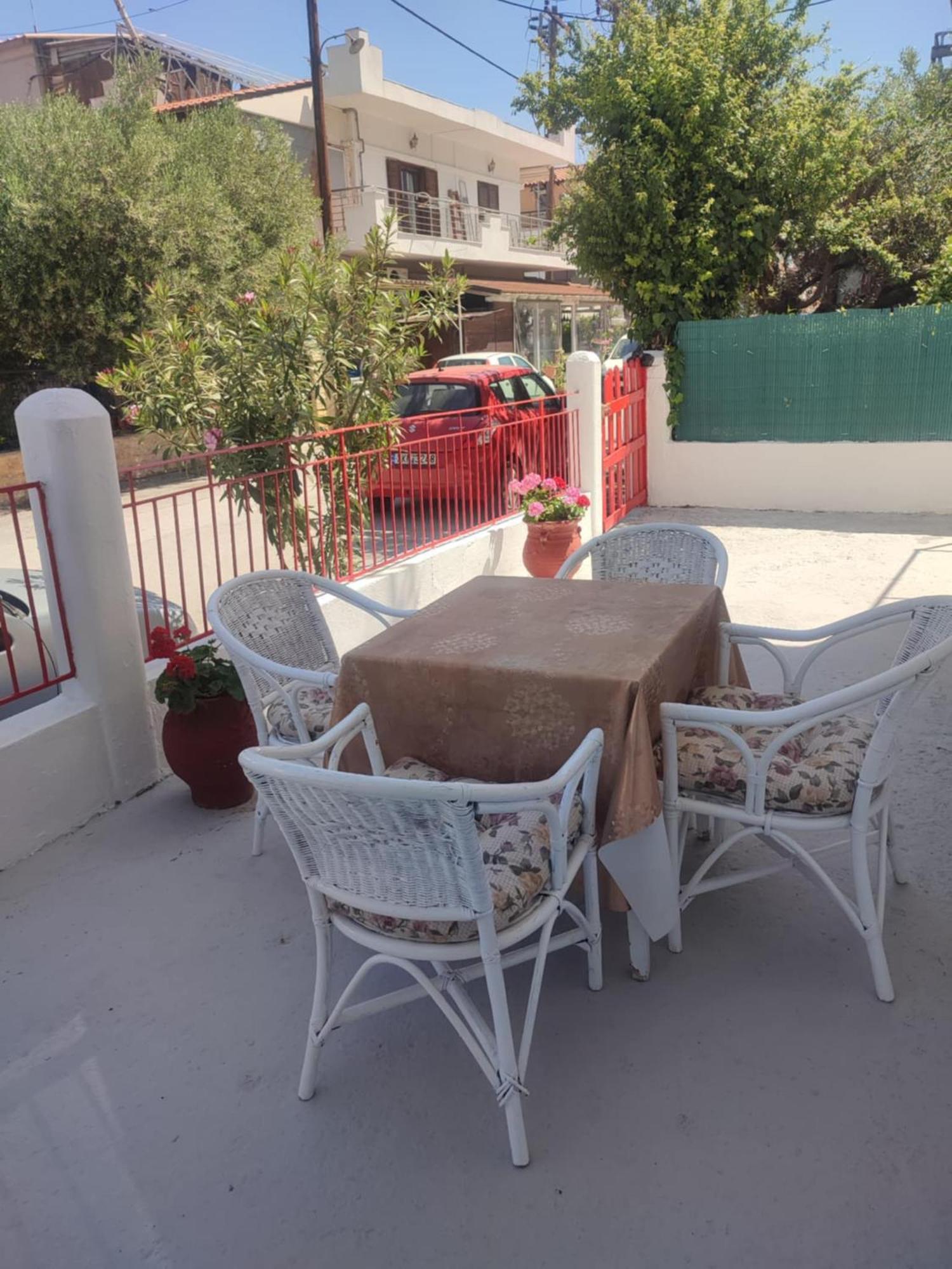 Beautiful apartment ANAIS near the sea Agia Triada  Exterior foto